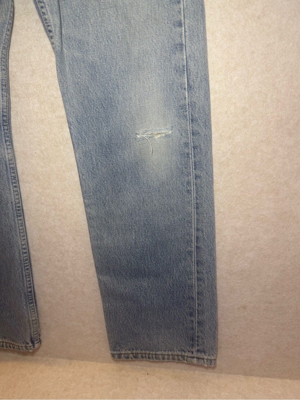 Vintage Levi's Women's 501 Light Jeans 30x30 Made in the USA El Paso Texas 1998 - Picture 3 of 13